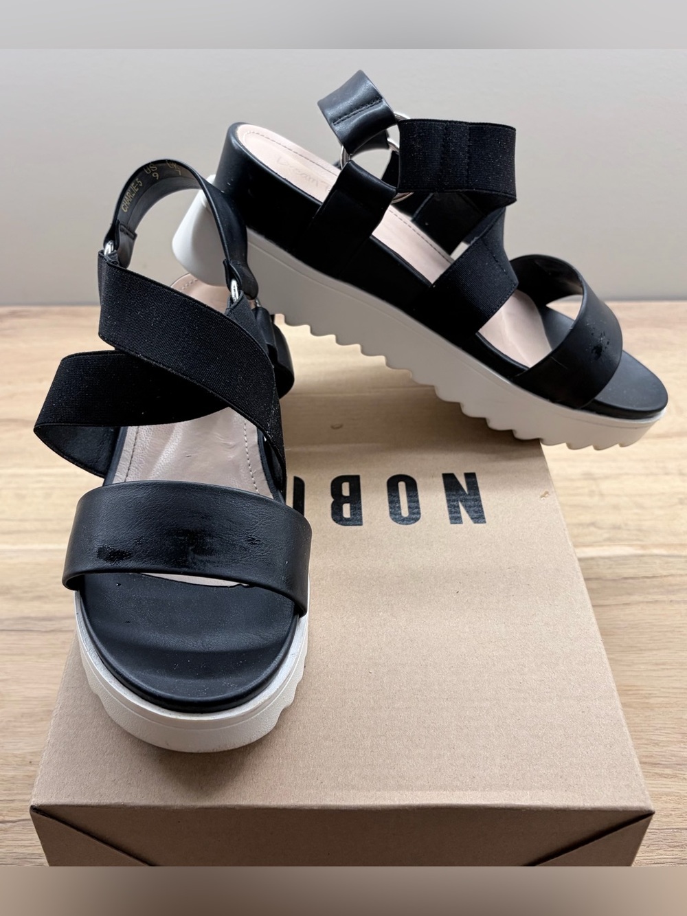 Dream Pairs Black Platform Sandals with White Lug Sole - Size 9